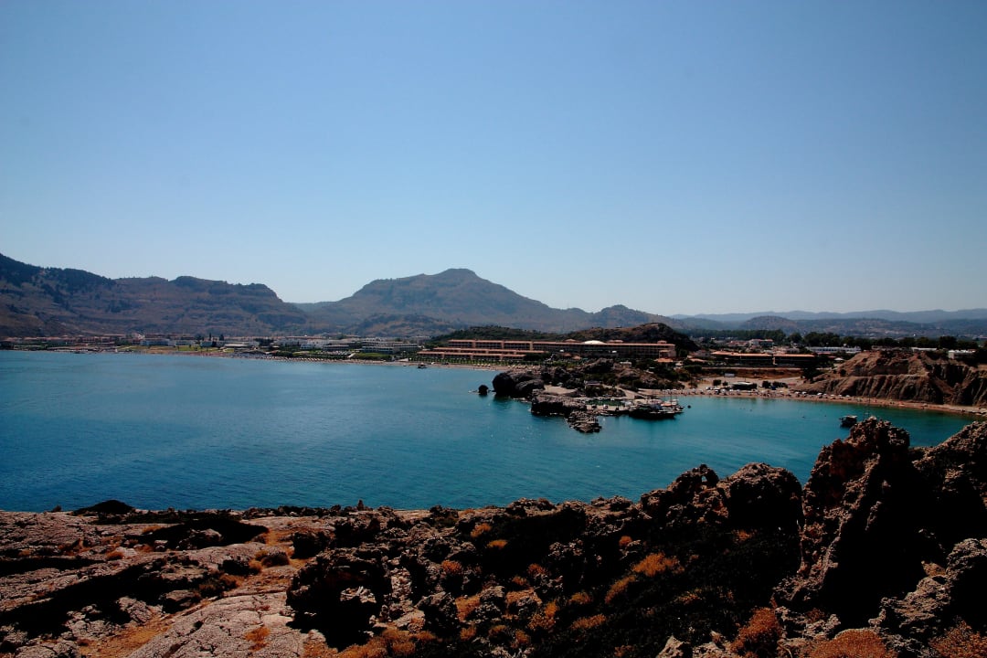 Kleine +große Badebucht Niriides Hotel