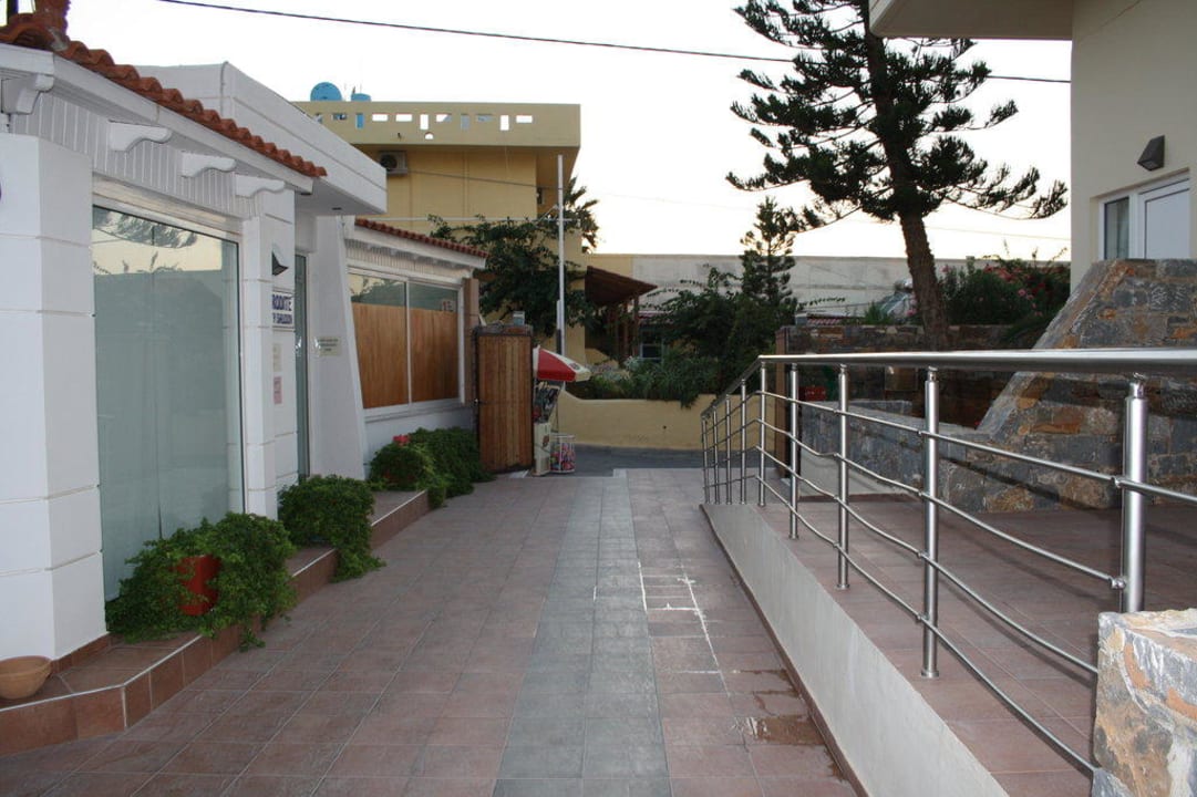 Eingang zur Rezeption High Beach Resort