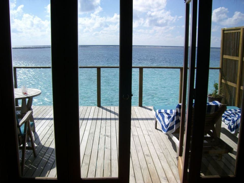 Ausblick von Jacuzzi Watervilla 725 Meeru Maldives Resort Island
