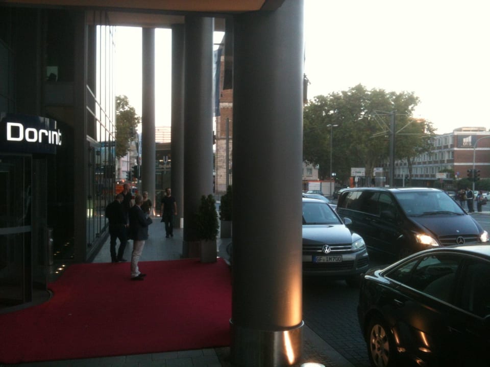Zufahrt Dorint Hotel am Heumarkt Köln
