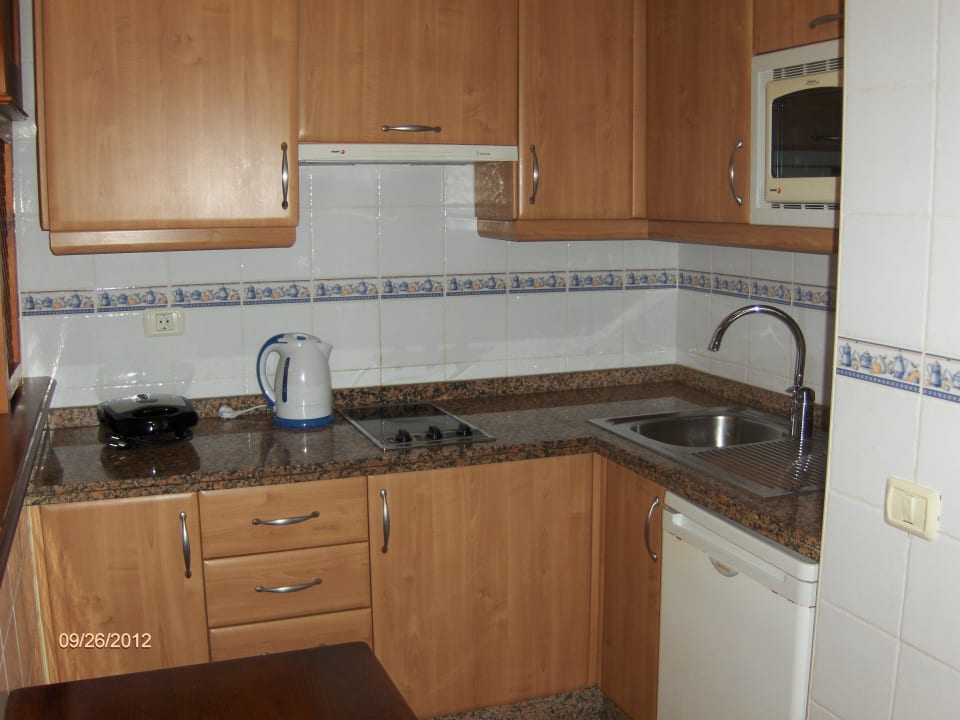 Fully stocked kitchenette Apartments Colon II