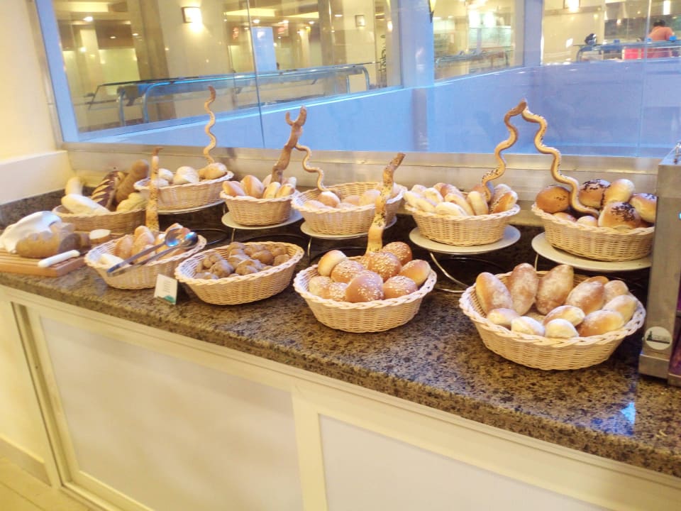 Backwarenauswahl beim Frühstück Marina Resort Port Ghalib, a member of Radisson Individuals