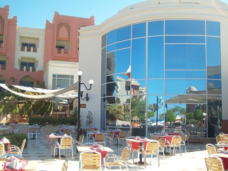 Außenbereich Restaurant Serenity Alpha Beach