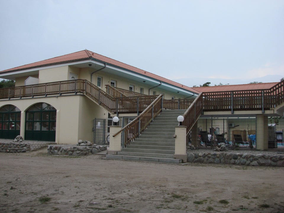 Treppenaufgang zu den Appartements Camping- und Ferienpark Markgrafenheide