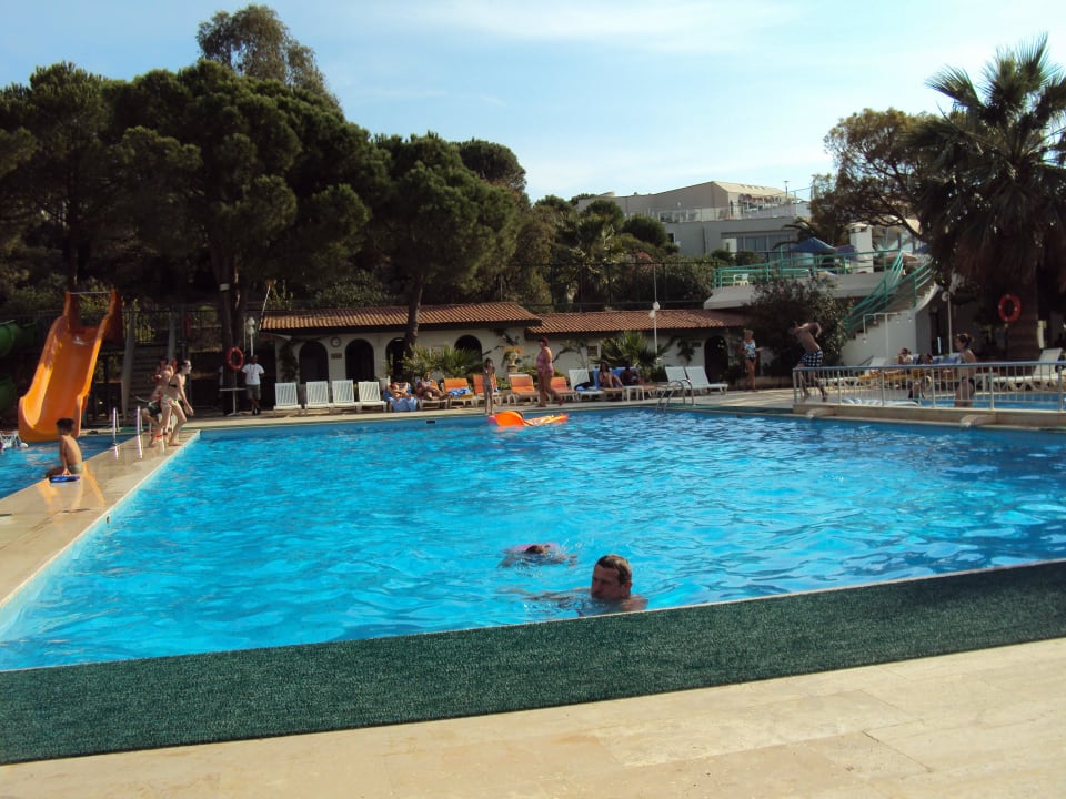 Man hatte immer Platz zum schwimmen Hotel Grand Efe