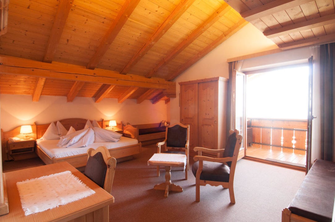 Zimmertyp "Ortler" geeignet für bis zu 4 Personen Hotel Alpenhof