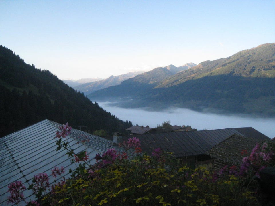 Morgennebel über dem Gasteinertal Berghotel Hauserbauer
