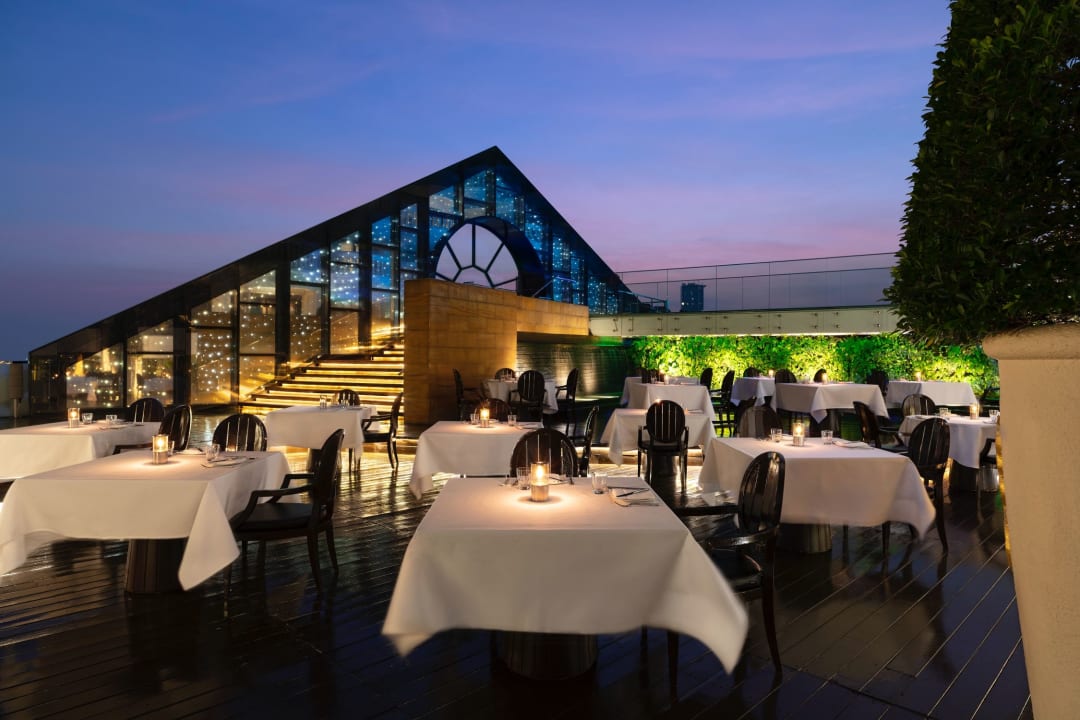 Gastro Tower Club At Lebua