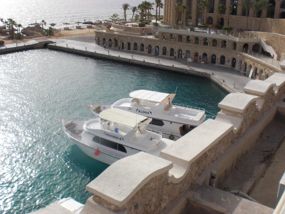 Hafen mit Ausflugsbooten Pickalbatros Citadel Resort