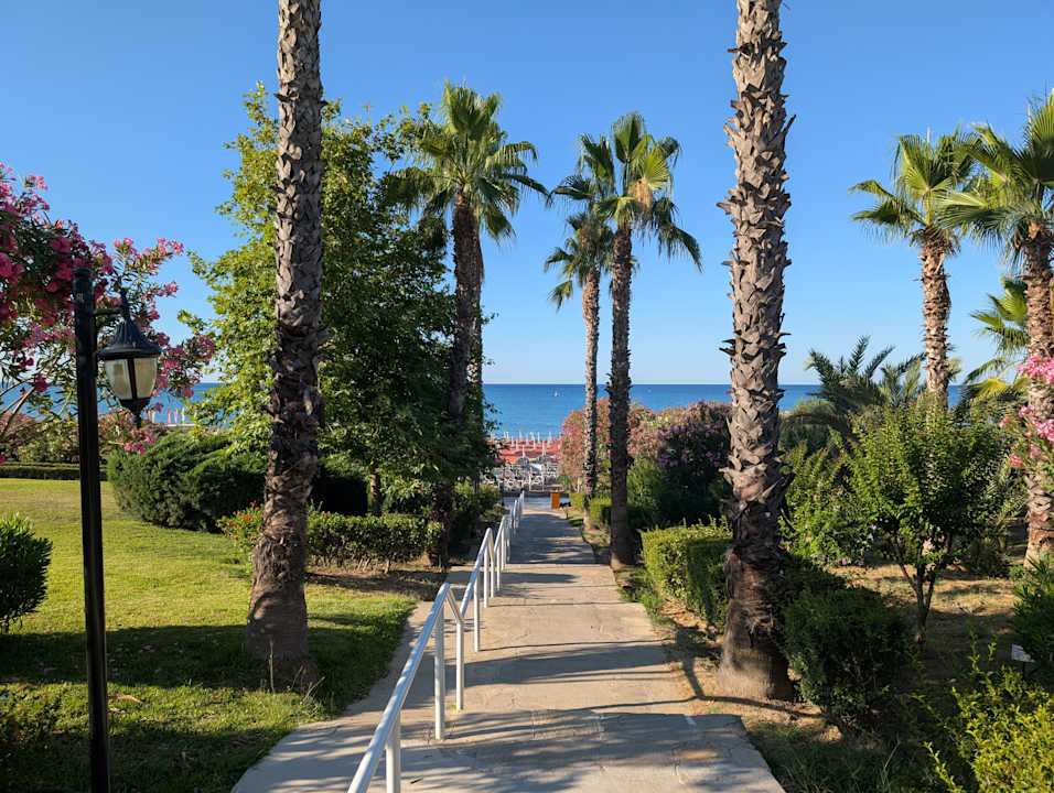 Strand Alba Queen Hotel