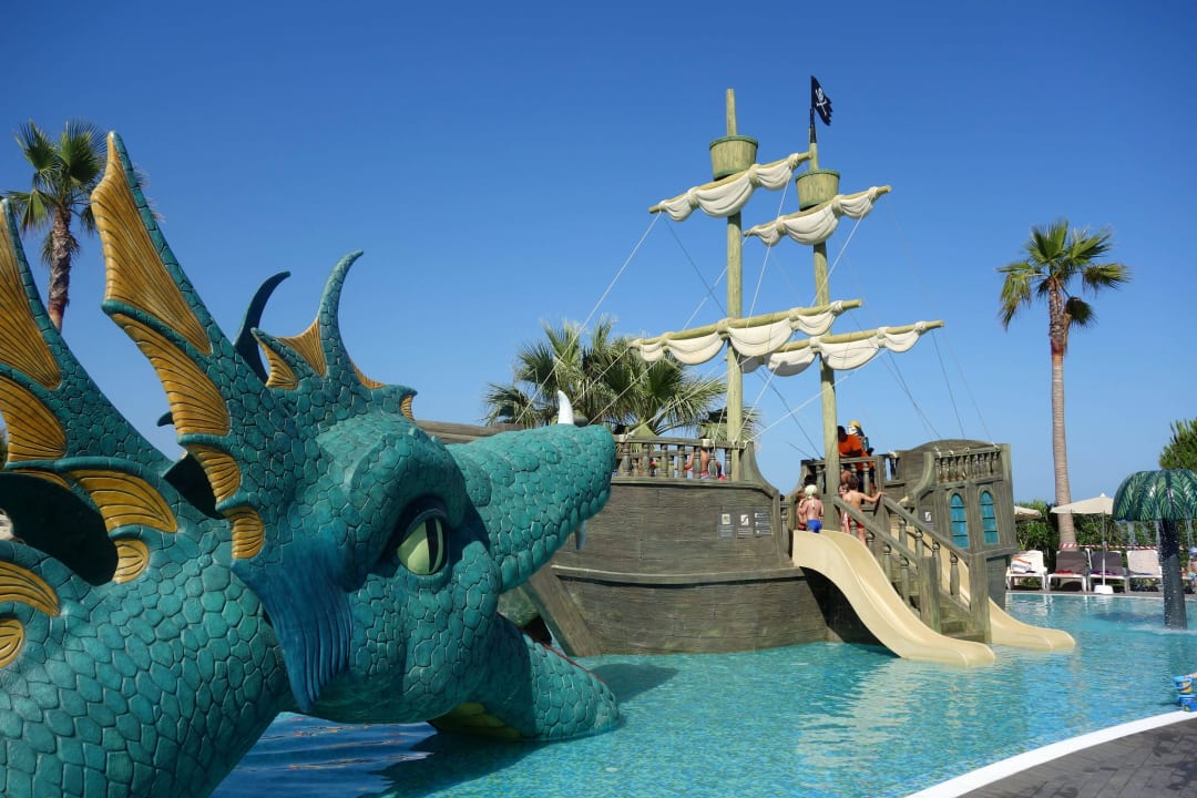 Kinderpool mit Drachen und Piratenschiff Hotel Riu Chiclana