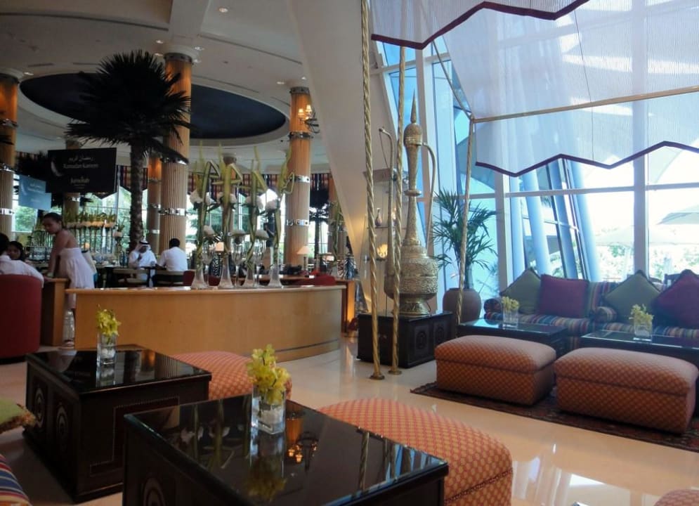 Lobby Jumeirah Beach Hotel