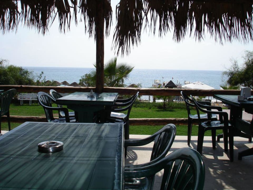 Ausblick von der Pool-Bar Club Dizalya