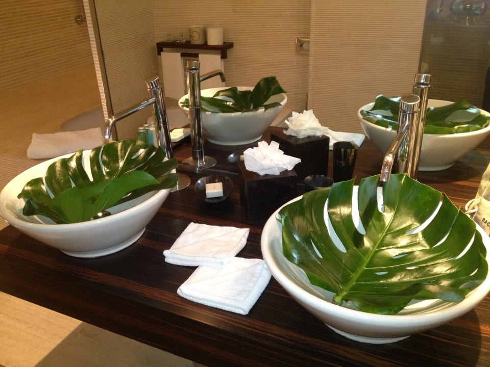 В ванной Hotel The Gray