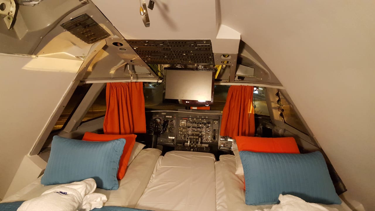 Cockpit  Hostel Jumbo Stay