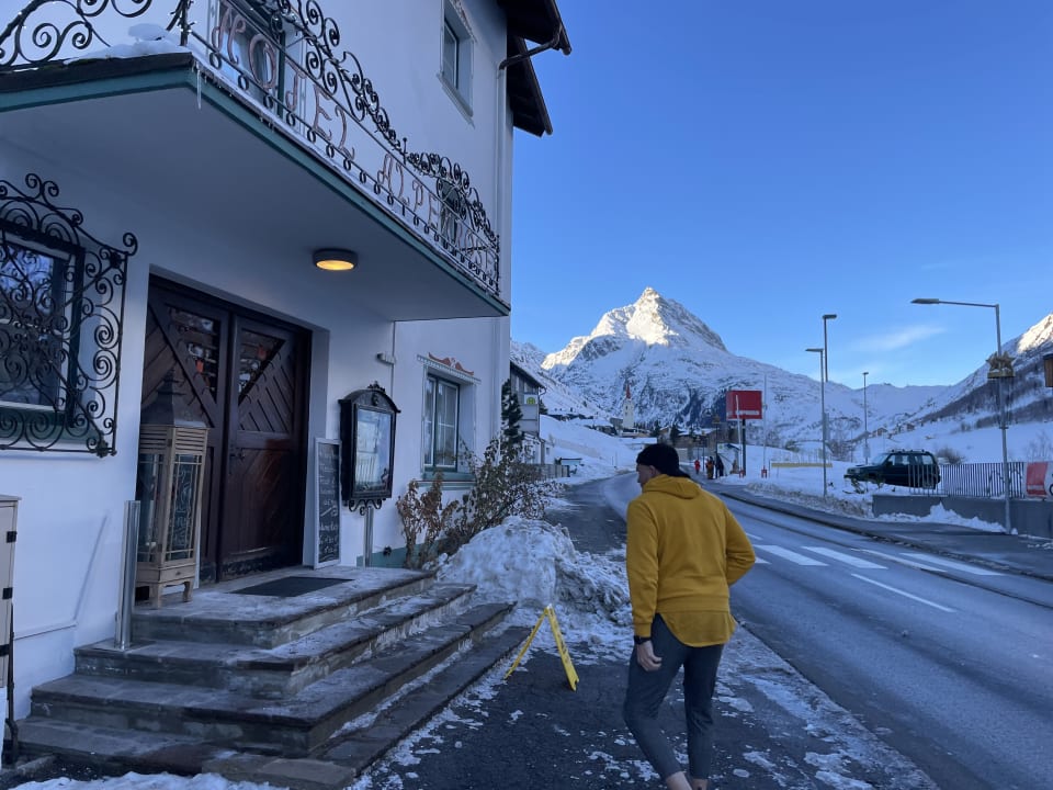 Außenansicht Hotel Alpenrose