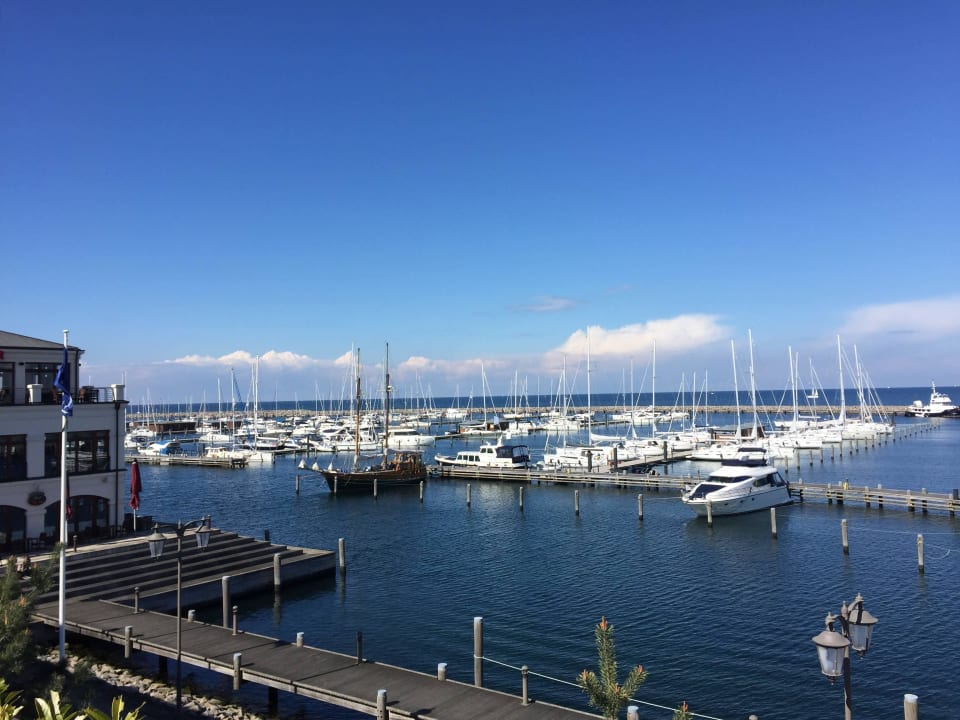 Ausblick vom Sonnendeck im SPA-Bereich Hotel Yachthafenresidenz Hohe Düne