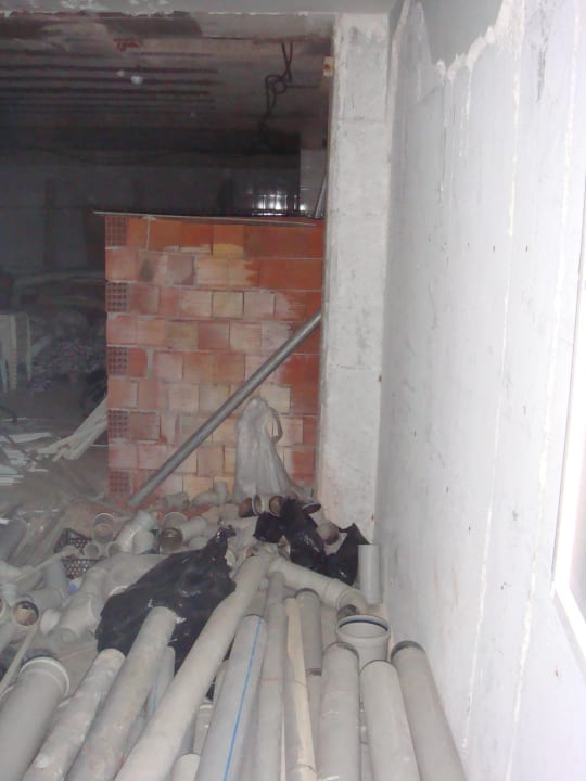 Sicht vom besagten Fenster mit Gitter - Aussicht FUN&SUN Smart Hane Sun Hotel