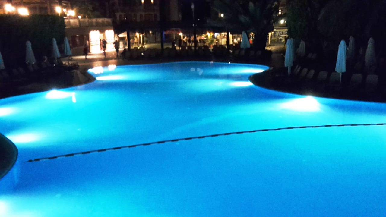 Pool Club Grand Side