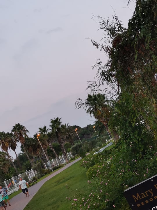 Garten Bella Resort & Spa