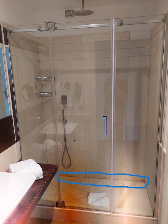 Sonstiges Pisa Tower Plaza