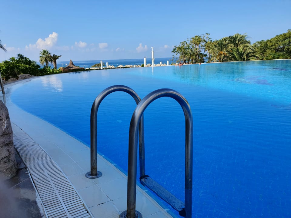 Pool Sunrise Resort Hotel