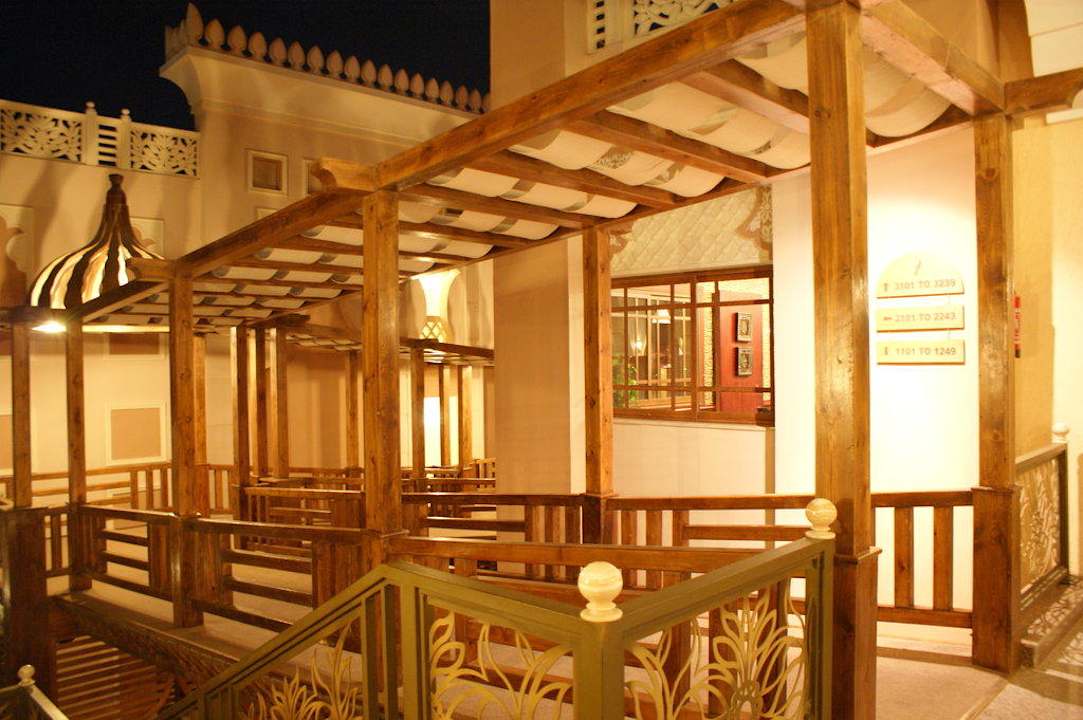 Zu den Zimmern von der Terrasse aus Pickalbatros Palace Resort