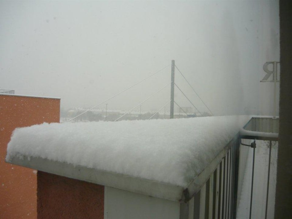 Kein Ausblick für kleine Leute  Hotel Donauwelle Linz
