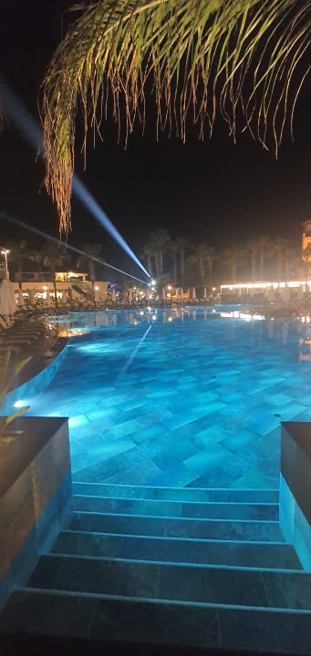 Pool Bella Resort & Spa