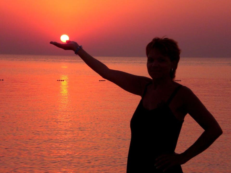 Sonnenaufgang am Strand Beach Albatros Resort
