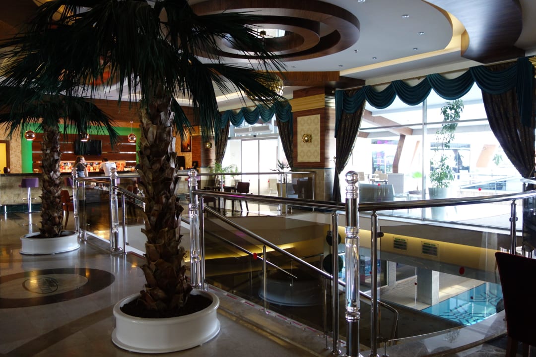 Bar in der Nähe der Lobby Dizalya Palm Garden