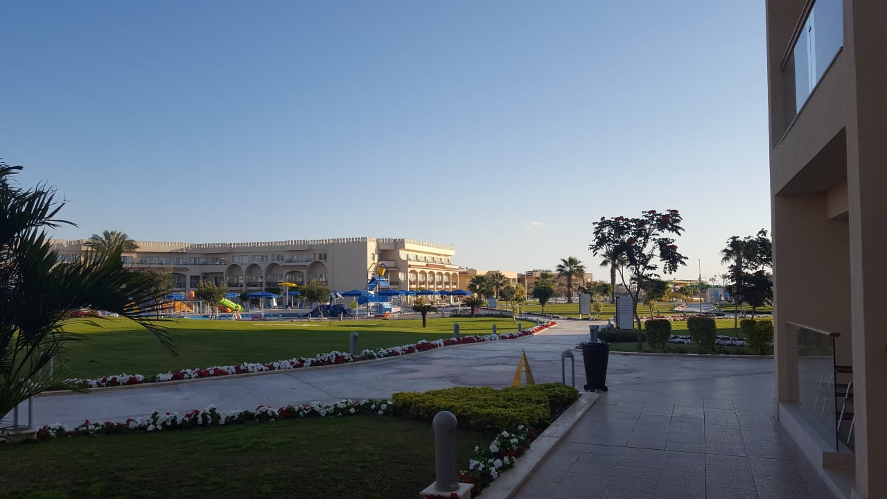 Außenansicht Pickalbatros Royal Moderna Resort-Sharm El Sheikh