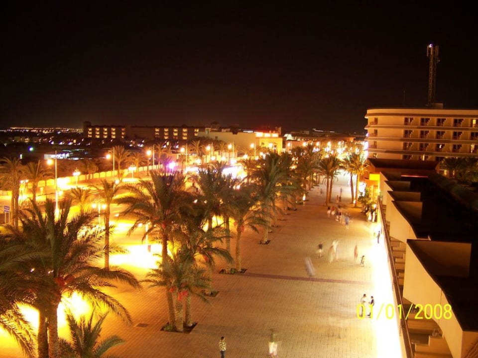 Widok z apartametu noca Sindbad Club