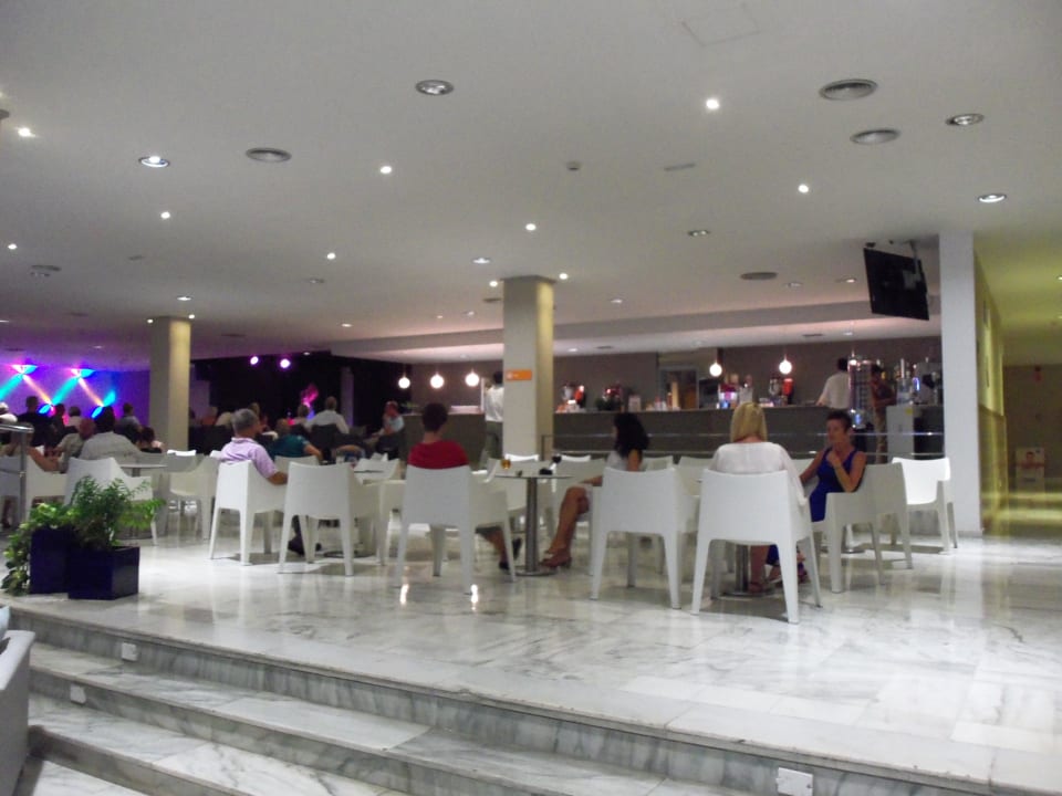 Blick in die Hotelbar Hovima Costa Adeje - For Cool Adults