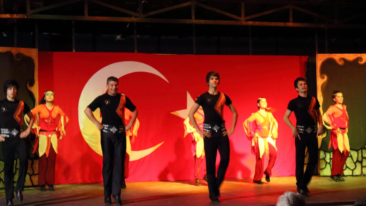 Show am Abend Annabella Diamond Hotel & Spa