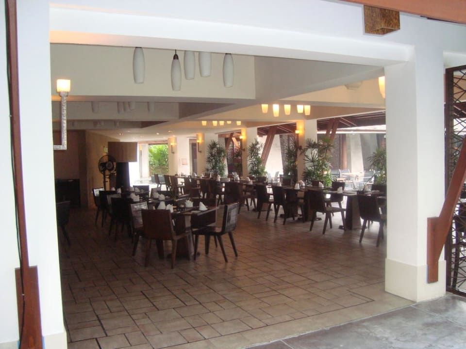 Frühstück im Restaurant  Veranda Resort & Villas Hua Hin Cha Am