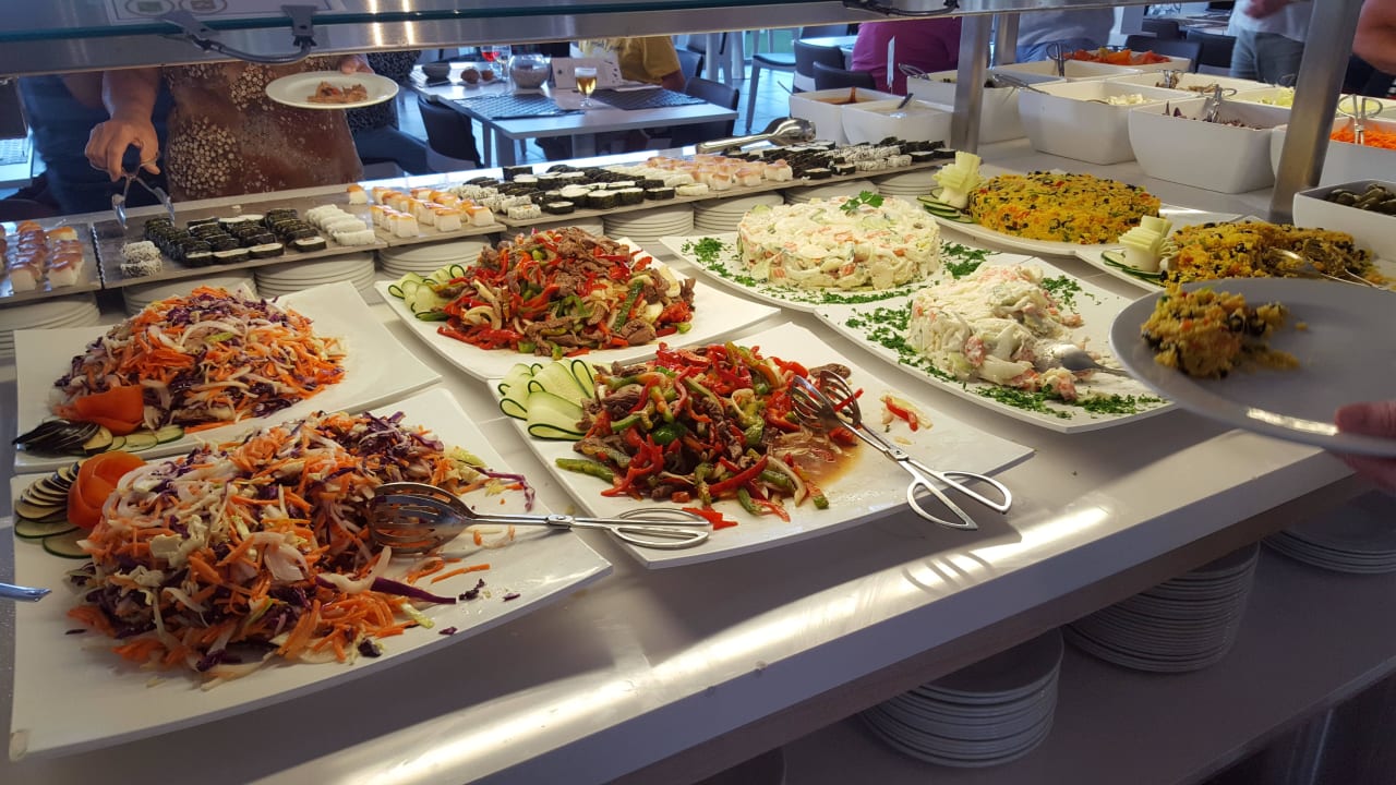 Buffet Salate Servatur Playa Bonita