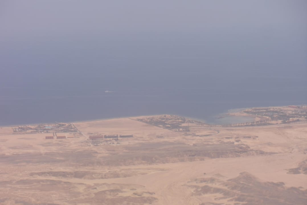 Links Sea Beach, rechts Coraya Bay Three Corners Sea Beach Resort