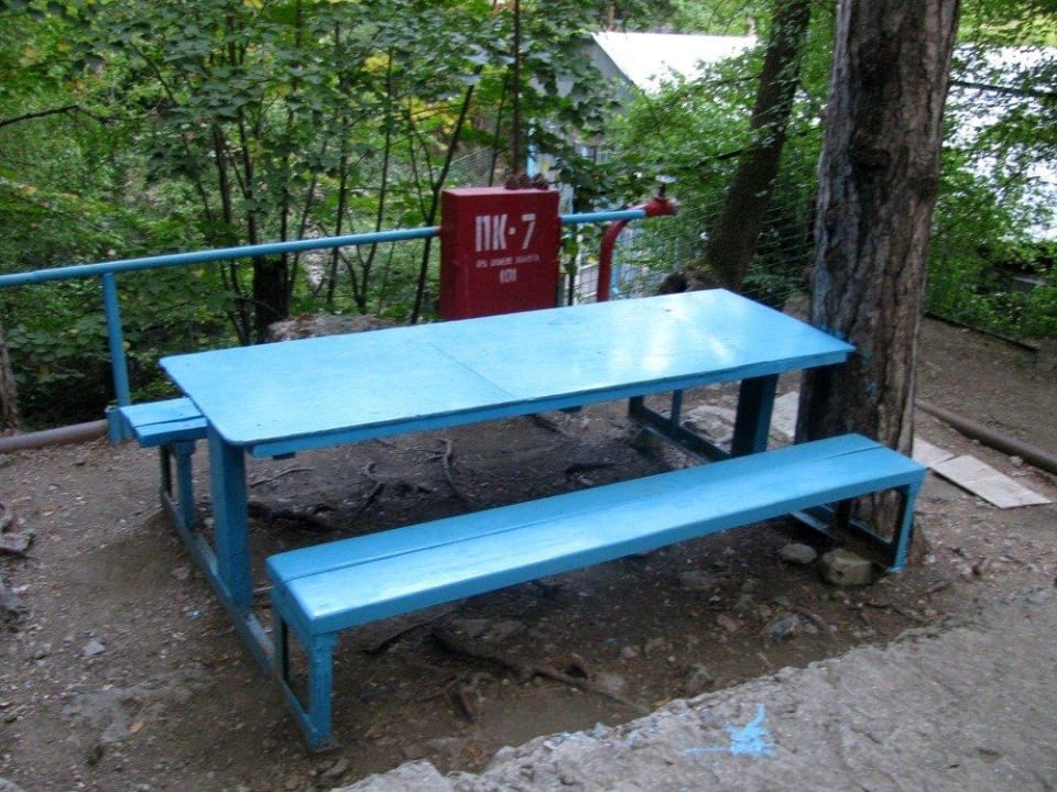 Sitzecke vor dem Cottage Young Pioneers Camp Alupka