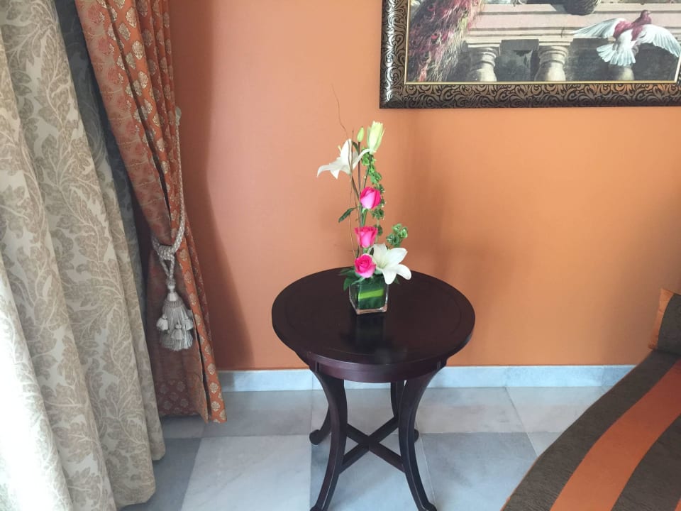 Frische Blumen zur Begrüßung  JOIA Paraiso by Iberostar