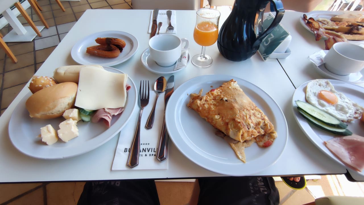 Gastro R2 BUGANVILLA Hotel & Spa