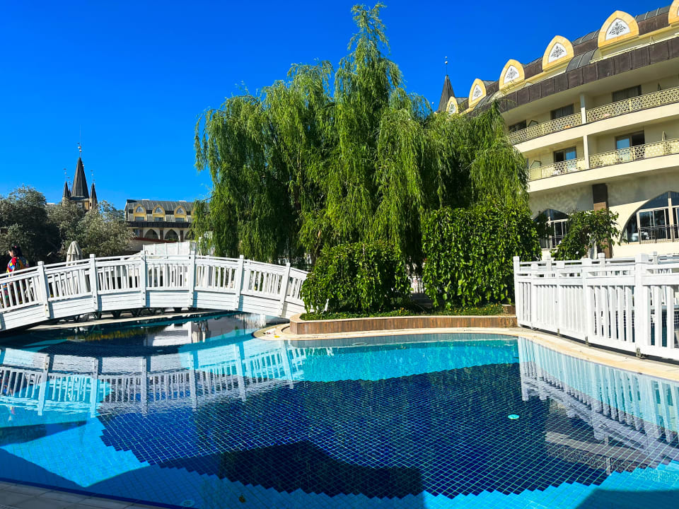 Pool Crystal Prestige Pearl Collection