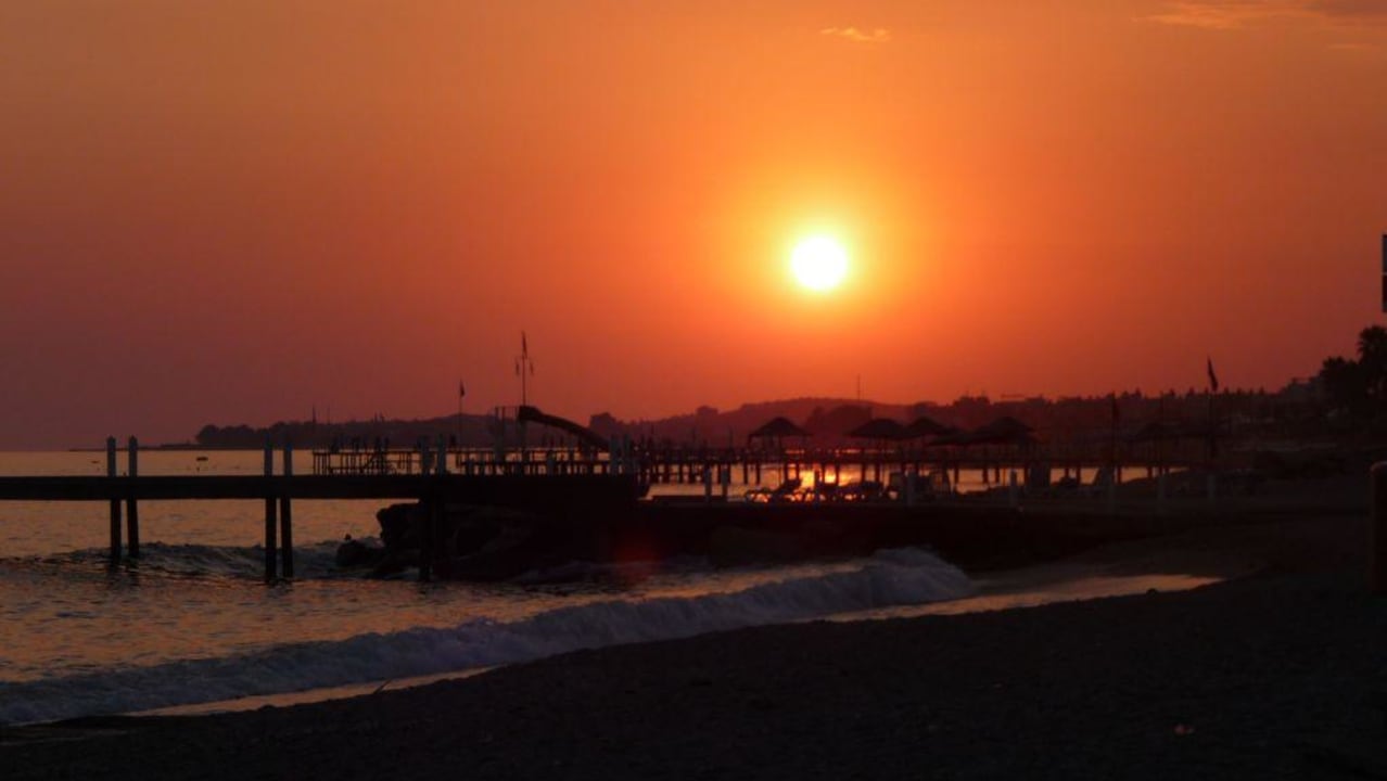 Traumhafter Sonnenuntergang Hotel Royal Garden Beach