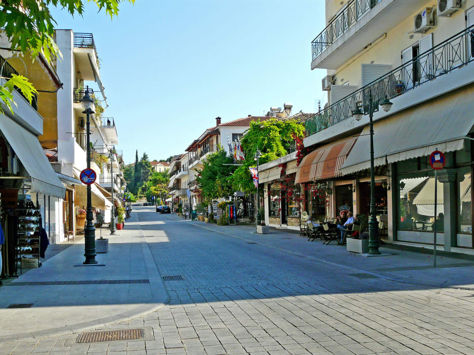 Hauptstrasse in Olympia Hotel Kronio