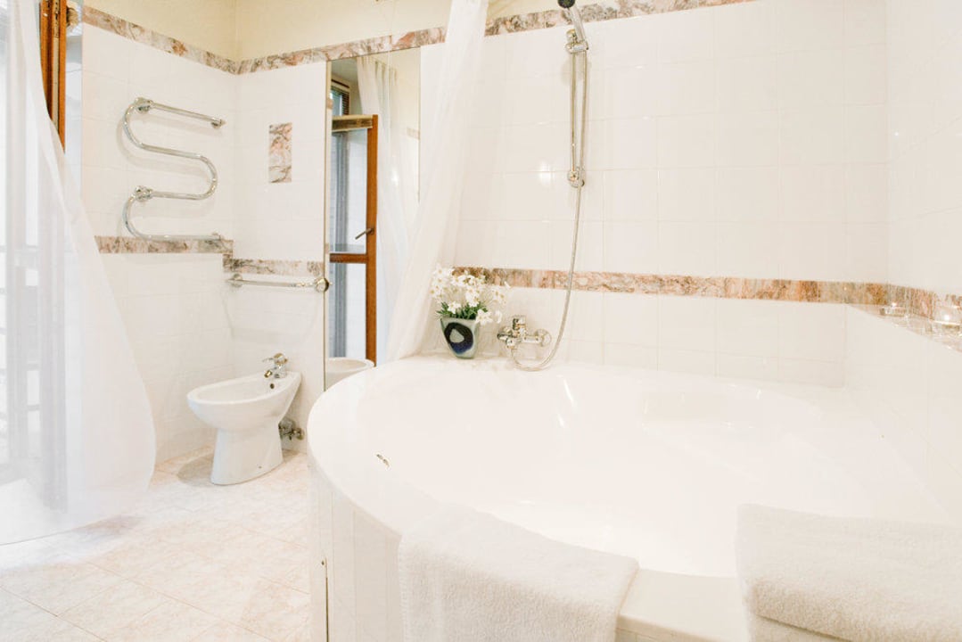 Bathroom Best Western Santakos Hotel