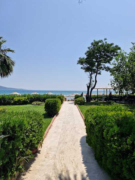 Strand Hotel The Holiday Resort