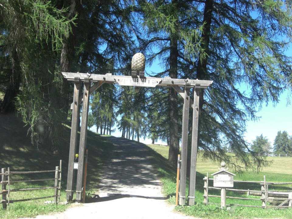 Einfahrtstor  Hotel Zirmerhof