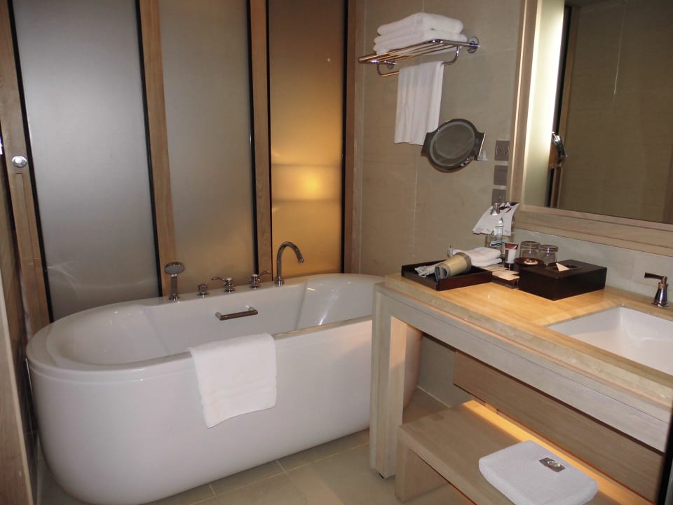 Bad Dusit Thani Krabi Beach Resort