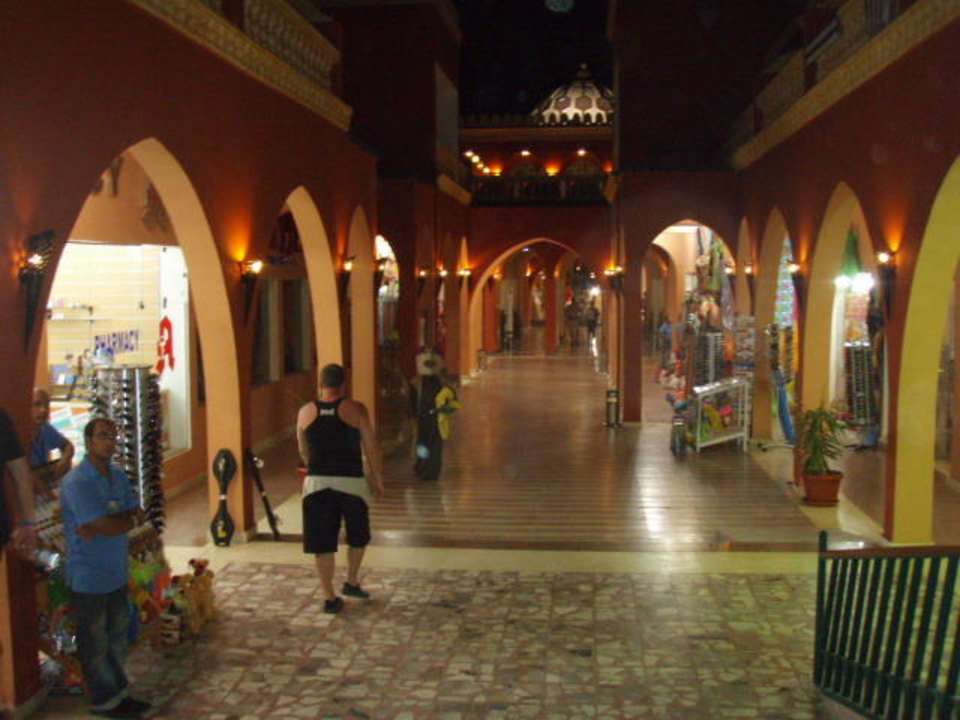 Einkaufpassage im Hotel Pickalbatros Alf Leila Wa Leila Resort - Neverland Hurghada