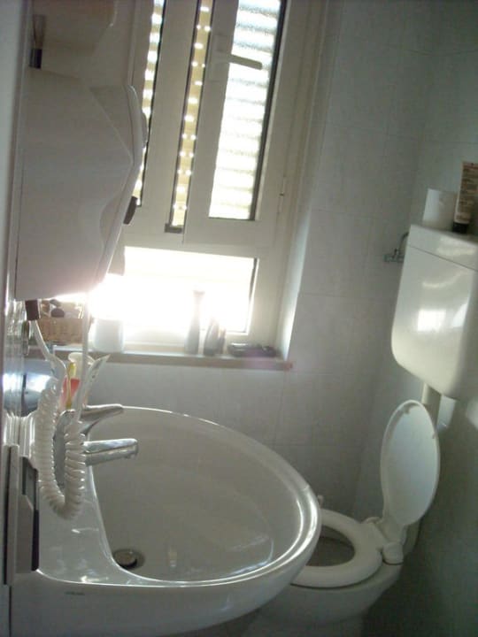 Bad und Dusche Hotel Laurin